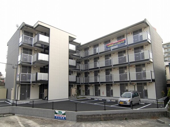 レオパレスアウロラの物件外観写真